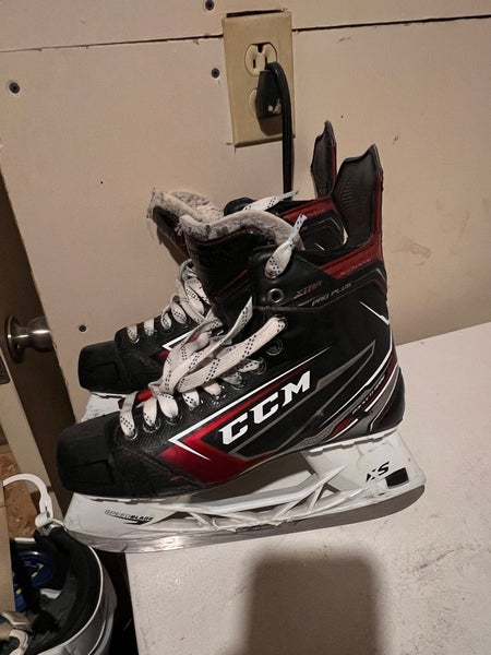 CCM JetSpeed XTra Pro Hockey Skates Regular Width 9 (Used)