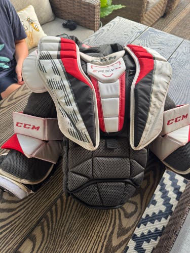 Large/Extra Large CCM EFLEX 5.5 Goalie Chest Protector (Used)