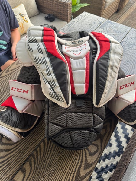 Large/Extra Large  CCM EFLEX 5.5 Goalie Chest Protector (Used)