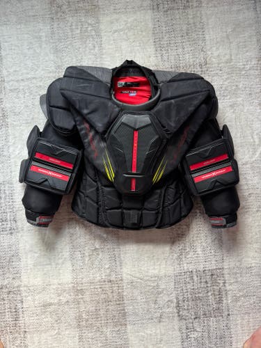 Small Bauer Vapor Hyperlite 2 Goalie Chest Protector (Used)