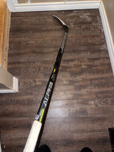 Senior Warrior Right Handed Hockey Stick W28 (Used)
