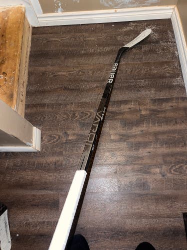 Senior Bauer Vapor Hyperlite Right Handed Hockey Stick P92 (Used)