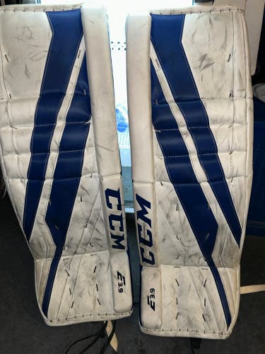 Ccm eflex 3.9 Leg Pads 4.5 Glove And 3.5 Blocker