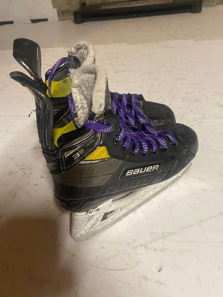 Bauer Supreme 3S Pro Hockey Skates Regular Width With Bladetech Steel Size 2.5 (Used)