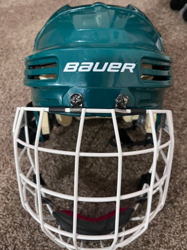 Large Bauer 4500 Helmet (Used)