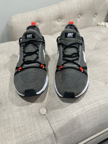 Gray Men's Adult Size M 10.0 (W 11.0) Nike Shoes (Used)