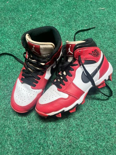 Red Unisex Youth  Air Jordan Jordan 1 mid Shoes (Used)