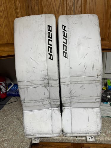 31” + 1” Bauer GSX Intermediate Medium Goalie Leg Pads