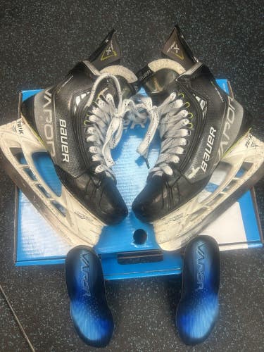 Bauer Vapor Hyperlite Pro Stock Ice Hockey Skates 7.5 Fit 2 Made Canada New Flylite Footbeds