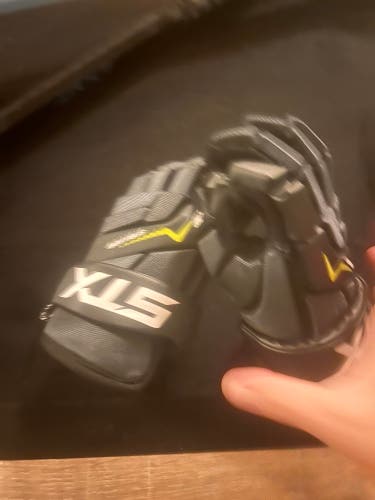 Youth lacrosse gloves S/M never used