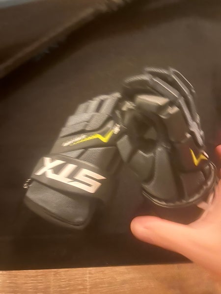 Youth lacrosse gloves S/M never used