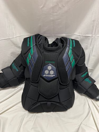 New Pro Return Vaughn VE8 Pro Carbon Chest Protector