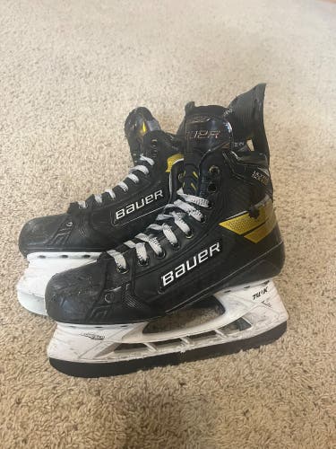 Bauer Supreme UltraSonic Hockey Skates Size 6.5 (Used)