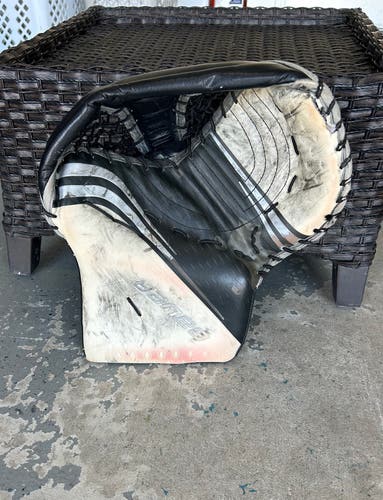 Bauer Vapor 2X Pro Goalie Glove (Used)