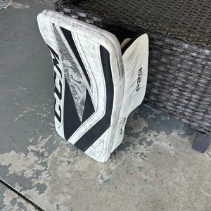 CCM Premier P2.9 Regular Goalie Blocker (Used)