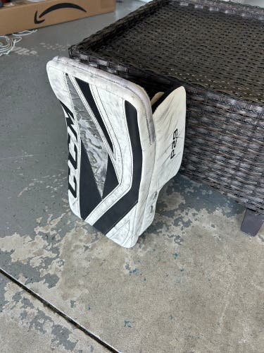 CCM Premier P2.9 Regular Goalie Blocker (Used)