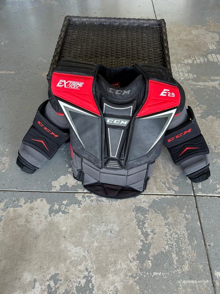 Senior Small CCM Extreme Flex Shield E2.9 Goalie Chest Protector (Used)