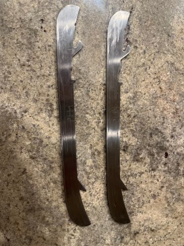 Used 263 Bauer blades