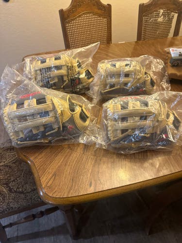 4 Anderson baseball/Softball gloves 11.75 And 12.5