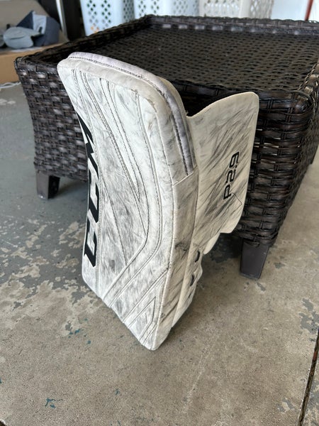 CCM Premier P2.9 Regular Goalie Blocker (Used)
