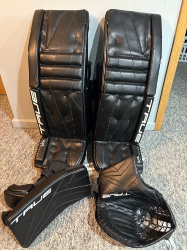 True 7x3 pads and gloves. 35+2