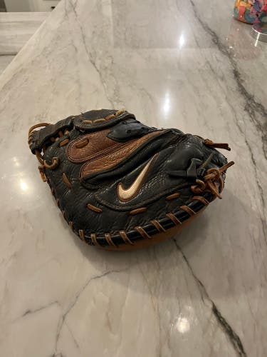 Nike RH Catcher's Air show elite Baseball Glove 33.5" (Used)