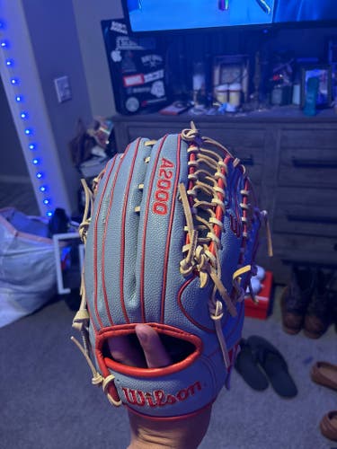Outfield RH Wilson A2000 OT7 Baseball Glove 12.75" (Used)