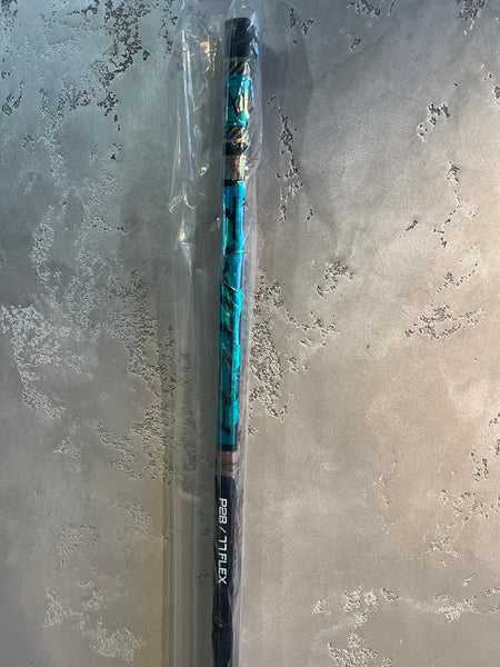 Senior Bauer Twitch Right Handed Hockey Stick P28 (New)