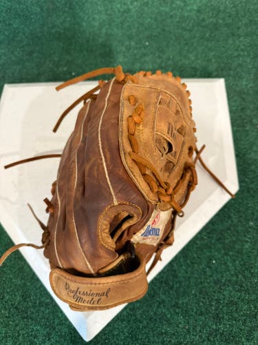 Nokona RH Amg 600k Baseball Glove 12" (Used)