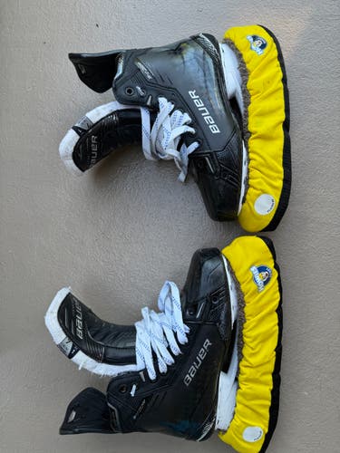Bauer Supreme Shadow Hockey Skates 7 (Used)