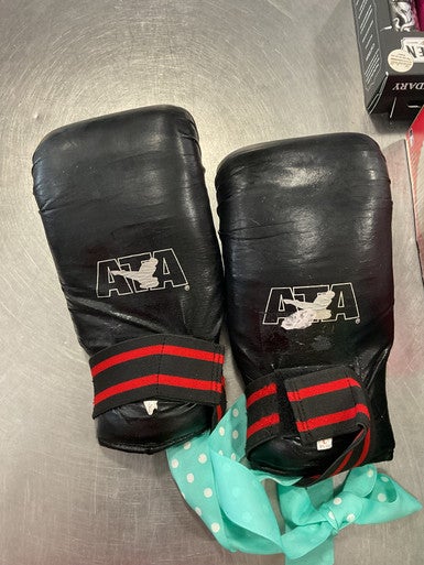 Used Boxing Gloves Black Senior 11614-S000217388