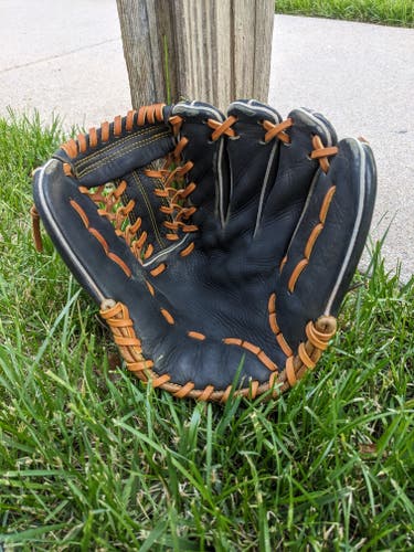 Infield RH Rawlings Heart of the Hide Baseball Glove 11.5" (Used)
