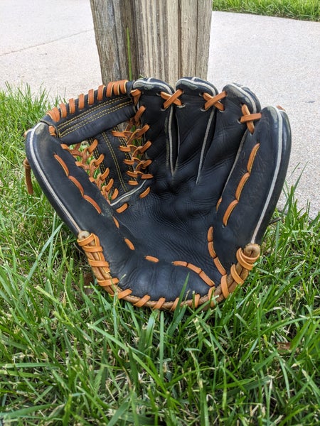 Infield RH Rawlings Heart of the Hide Baseball Glove 11.5" (Used)