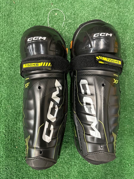 Junior CCM Tacks XF Shin Pads 11" (Used)