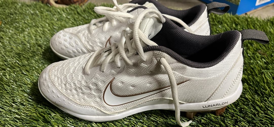 Nike lunarlon softball cleats