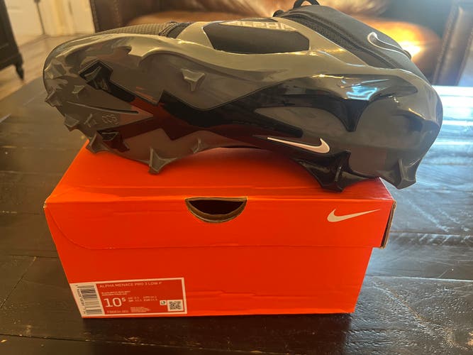 Men's  Size M 10.5 (W 11.5) Nike Alpha Menace Pro 3 (New)