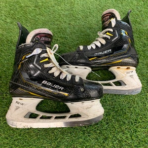 Junior Bauer Supreme M5 Pro Hockey Skates Extra Wide Width Size 3 (Used)