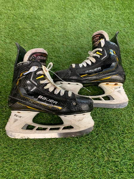 Junior Bauer Supreme M5 Pro Hockey Skates Extra Wide Width Size 3 (Used)