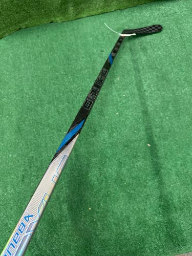 Intermediate Bauer Nexus Tracer Hockey Stick Right Handed P92 (Used)