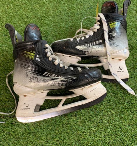 Bauer Vapor Hyperlite 2 Hockey Skates Size 8 Fit 2