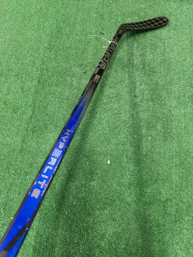Junior Bauer Vapor Hyperlite Hockey Stick Right Handed P88 Pro Stock (Used)