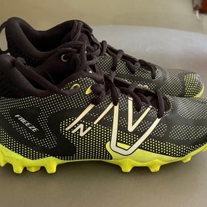 Black Kids Youth New Balance Freeze 2.0 (Used)