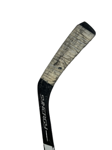 Used Easton Synergy 650 85 Flex Senior One Piece RH Hockey Stick  11692-S000136944