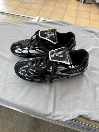 Vizari Striker FG Soccer Cleats - Size 5