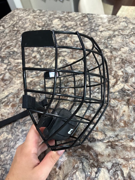 Medium  CCM FM580 Full Cage (Used)