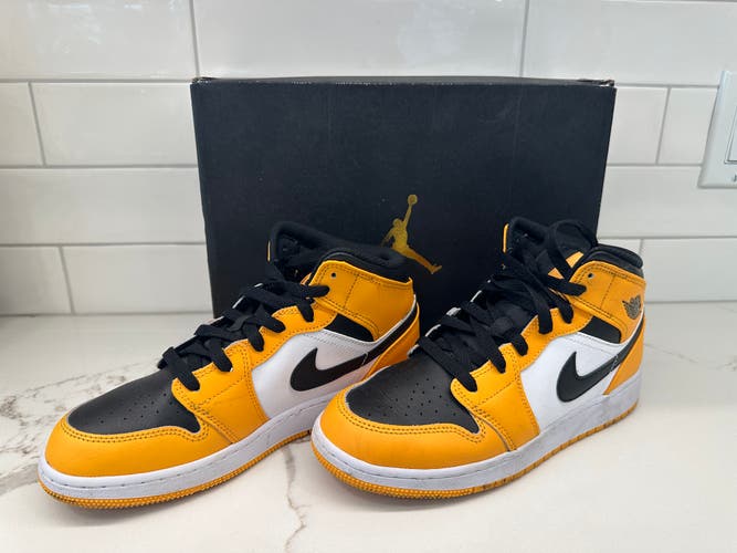 Jordan 1 Mid Retro Yellow Taxi