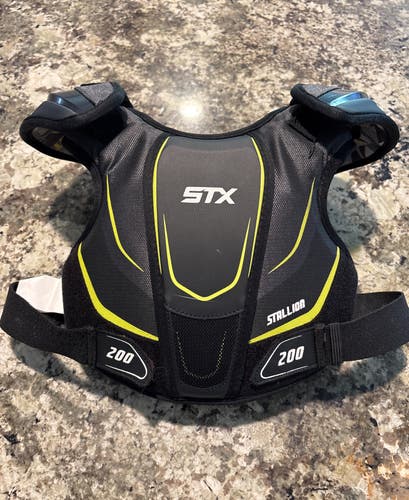 Youth Small STX Stallion 200 Shoulder Pads (Used)