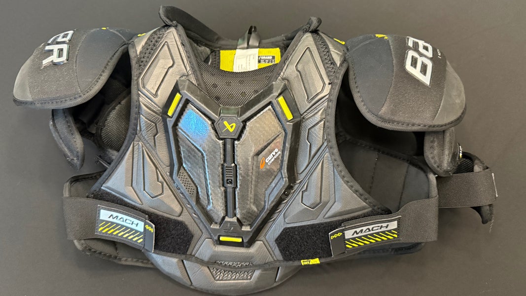 Large Intermediate Bauer Supreme Mach Hockey Shoulder Pads (Used)