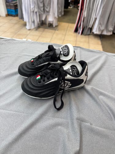 Lotto PU Scatto JR Soccer Cleats - Size 11Y