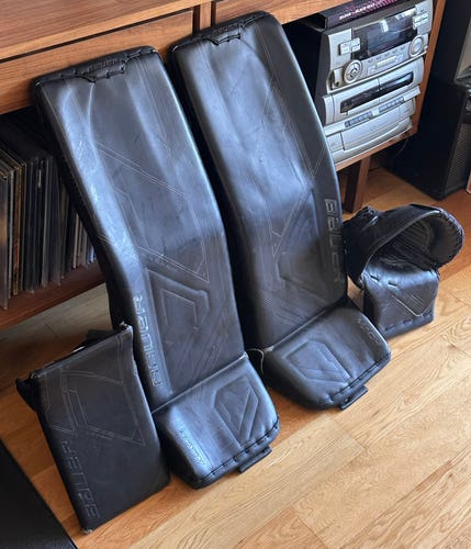 35"  Bauer Mach Regular Goalie Full Set - Size LARGE